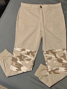 Aeropostale Men's Khaki Camo Knee Joggers Size 32